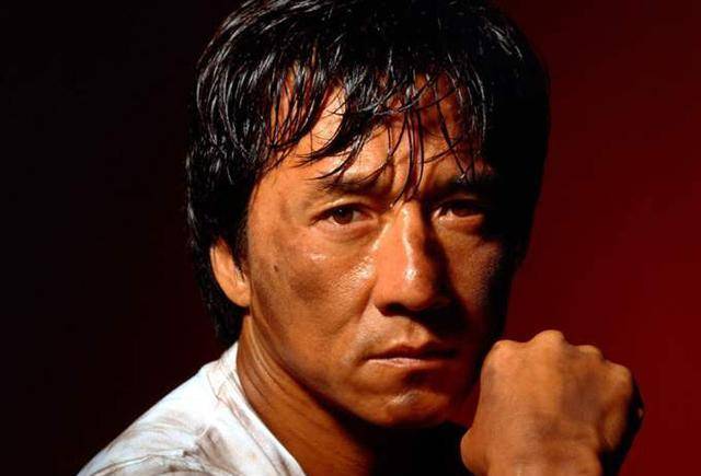 原创成龙谈收藏在马未都面前我收藏的都是些破烂