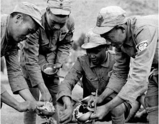 张连忠视察部队供应站往称上一站显示140斤大怒撤掉站长