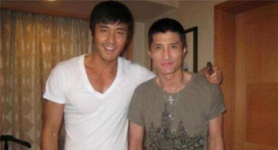 员转战娱乐圈,哥哥走向歧途被监禁,弟弟依然风生水起_胡兵_胡东_生涯