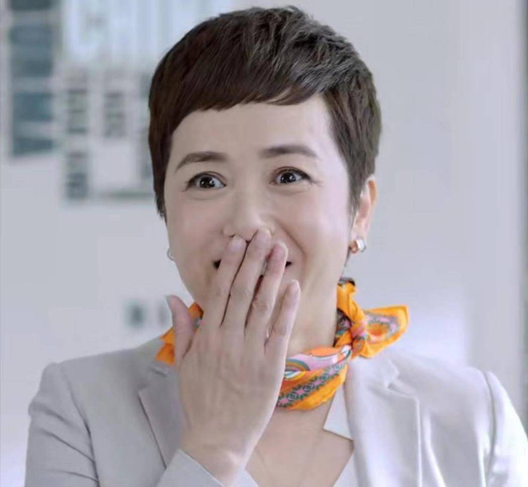 但在《转角之恋》中,56岁的蒋雯丽和43岁的明道上演了一场年龄相差13