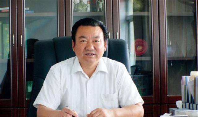 原创打工仔到世界锰王初中学历主动送贿依然稳坐宁夏首富