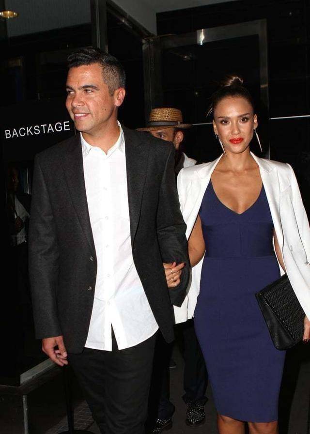 2008年他们结婚了,同一年长女玛丽·沃伦降生.