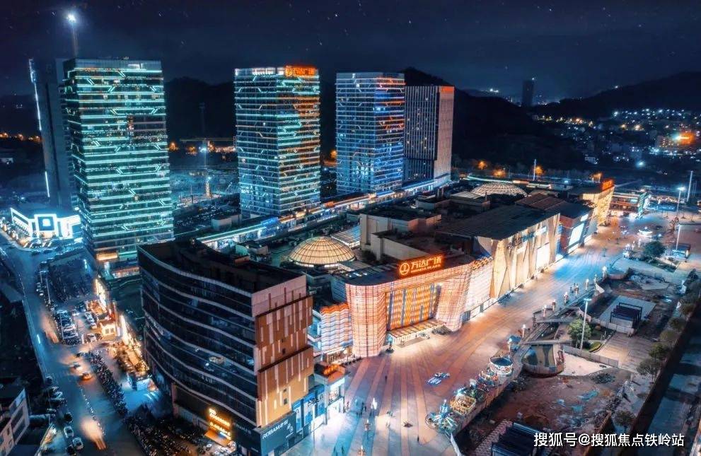 2公里内东汇城,合汇广场,锦绣广场-约800米40万㎡万达广场have a