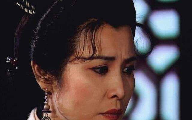 天龙八部里面的叶二娘为什么不等英雄大会散了后再认儿子