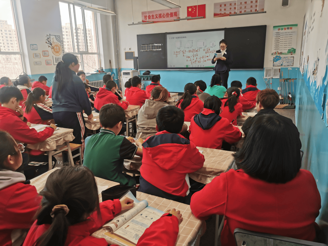 包头市青山区三星小学家校齐携手共筑成长路