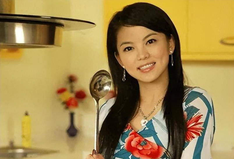 原创富婆李湘情断大学初恋两段婚姻皆成空如今的她怎么样了