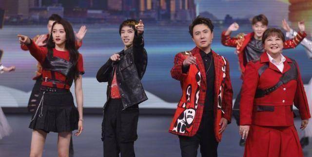 《王牌6》收官,关晓彤给王牌成员评分,沈涛优秀华晨宇不合格_贾玲