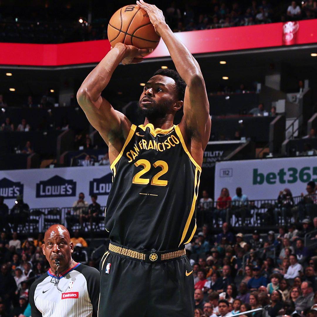 原创勇士三连胜库里衣锦还乡科尔老贼发现穆迪果篮下边的信封了