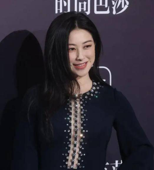 8次入选全球百美的朱珠与法拉利副总相爱到底有何魅力