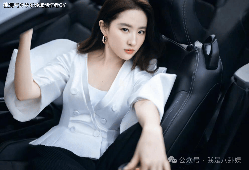 原创难怪刘亦菲没人追你看她撩起裙摆的那一刻这谁能受得了