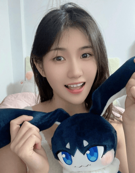 体坛颜值天花板夏思凝172cm的黄金臀腿比秒杀内娱女星