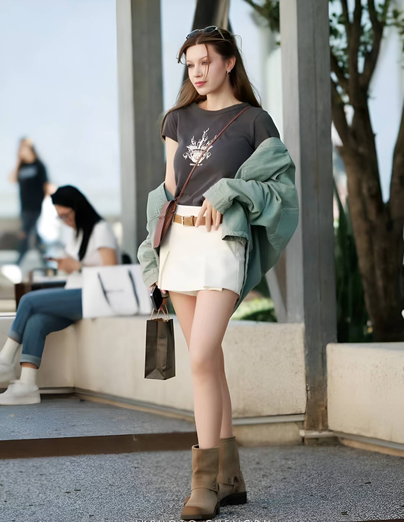 原创被成都女生惊艳了裙子靴子搭配时髦洋气回头率超高