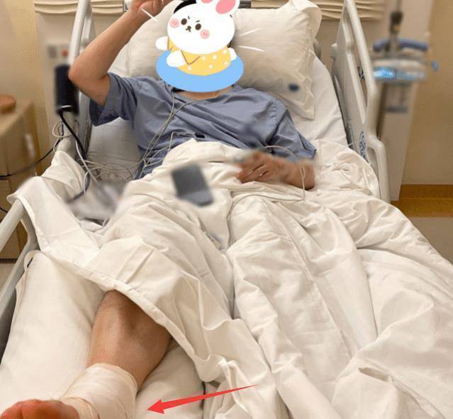 陈赫手术后7天不能走路邓超鹿晗去探望三人晒合影隔空互怼好欢乐