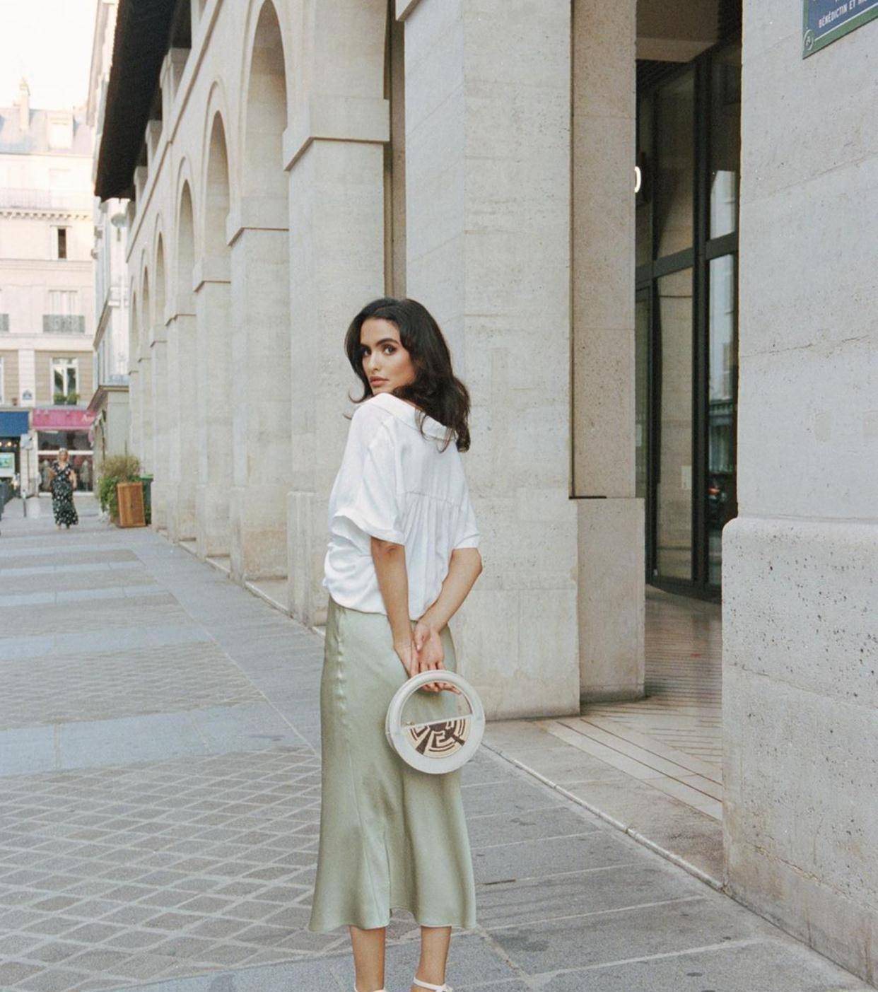 原创原创35岁女性穿搭不要太豪放舒适才是时尚的关键裙子这样穿很经典