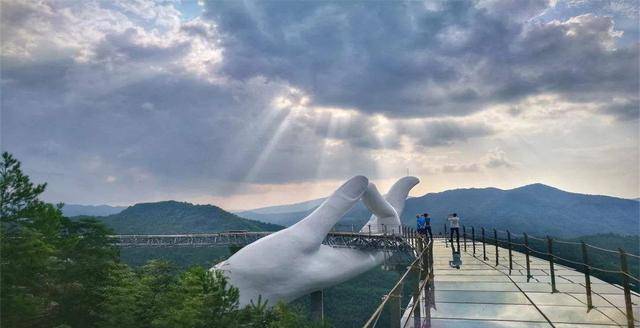 原创越南佛手桥创意绝美我国福建也有一座造价不同评价也相差甚远