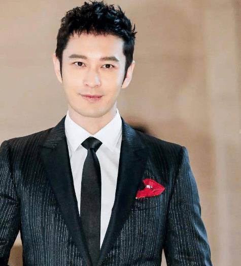 "油油腻腻"的大叔黄晓明,曾经的"高光"时刻,竟是在童年!