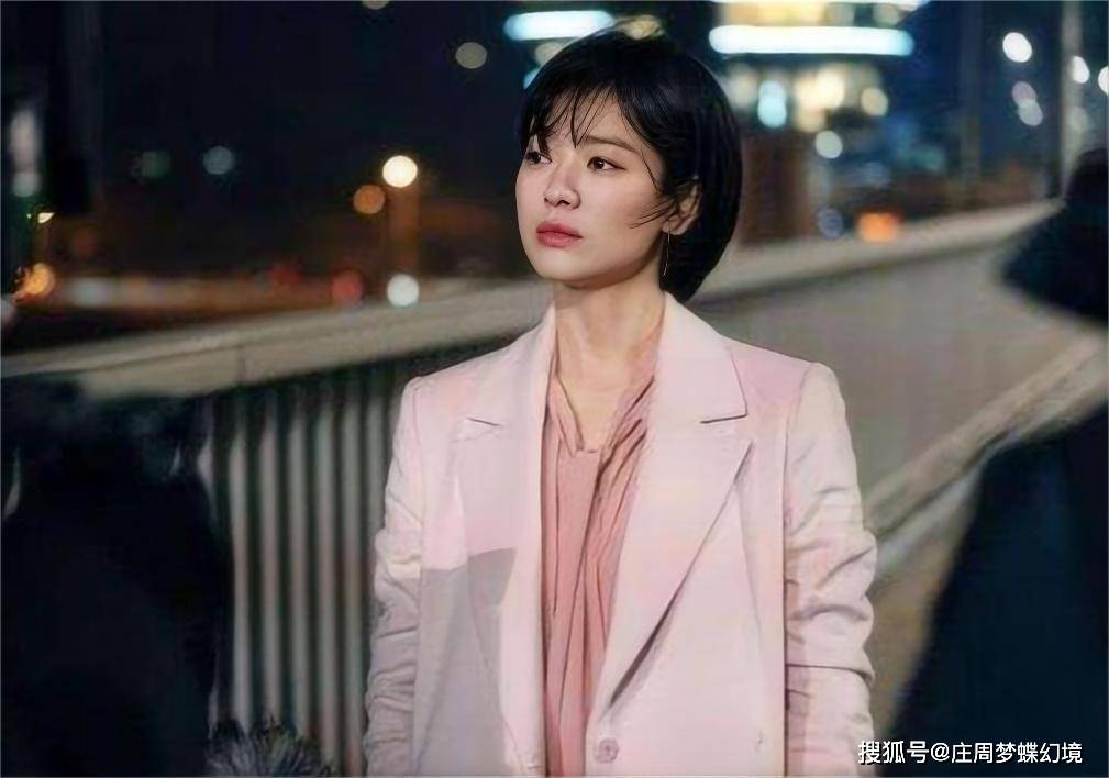 原创百看不厌穿搭女神宋慧乔的气质穿搭魅力无边彰显女人味