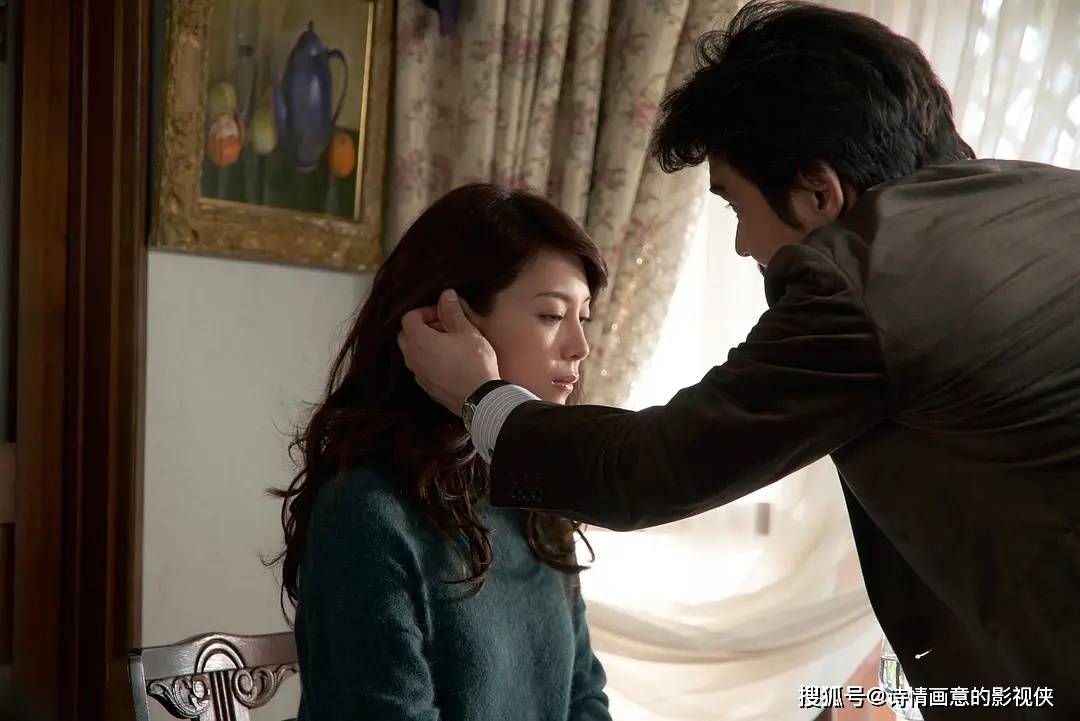 日本风情剧《玻璃芦苇》:北海道火海背后的家族秘事与情感迷雾