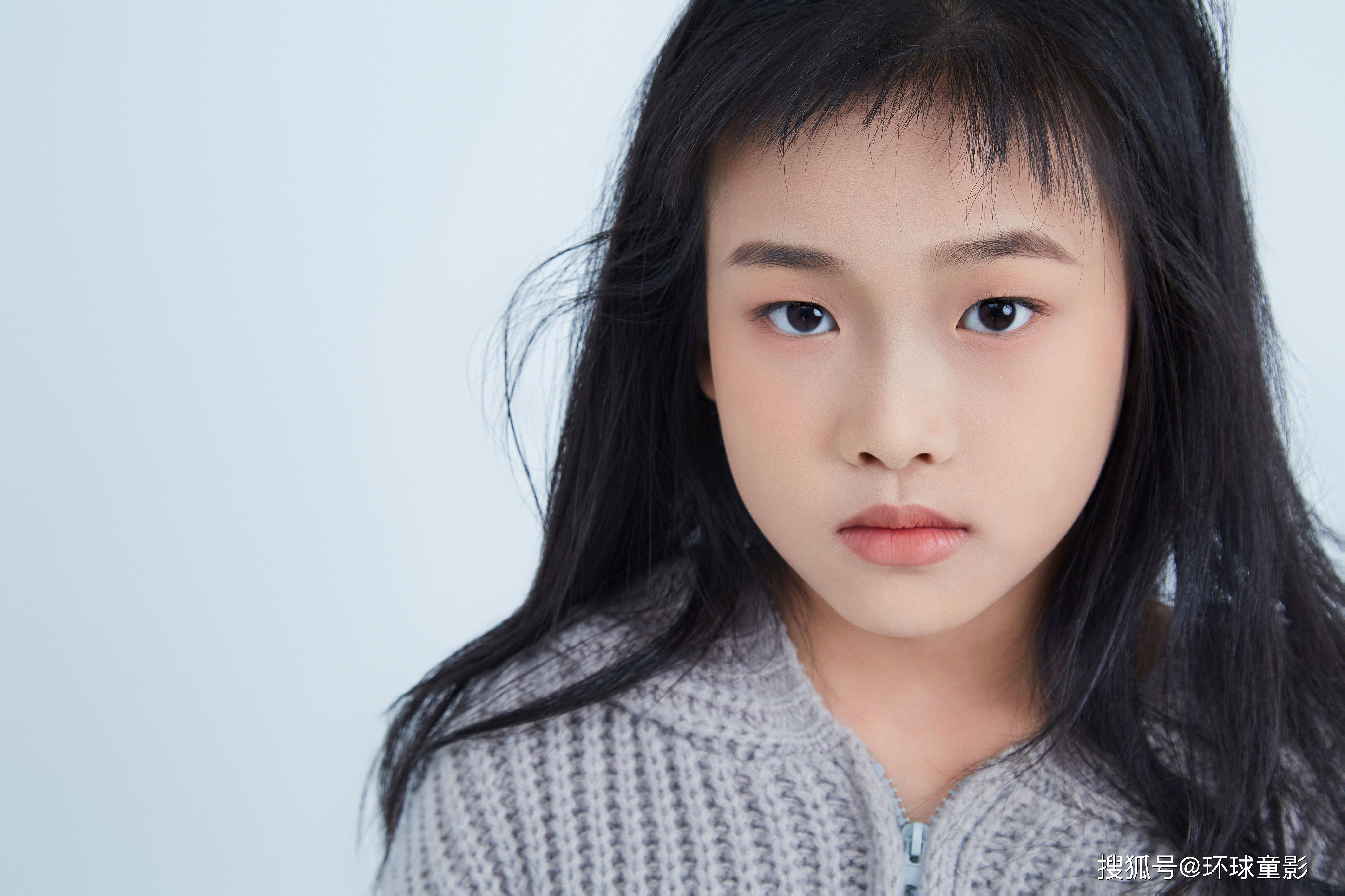 素颜模卡i深圳摄影机构环球童影童模王艺萱少儿模卡合集