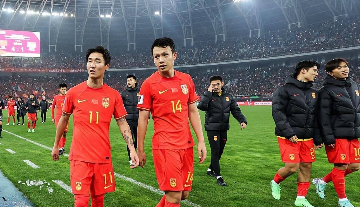 原创国足41新加坡赛后评分武磊王大雷最佳三人8分两人不及格