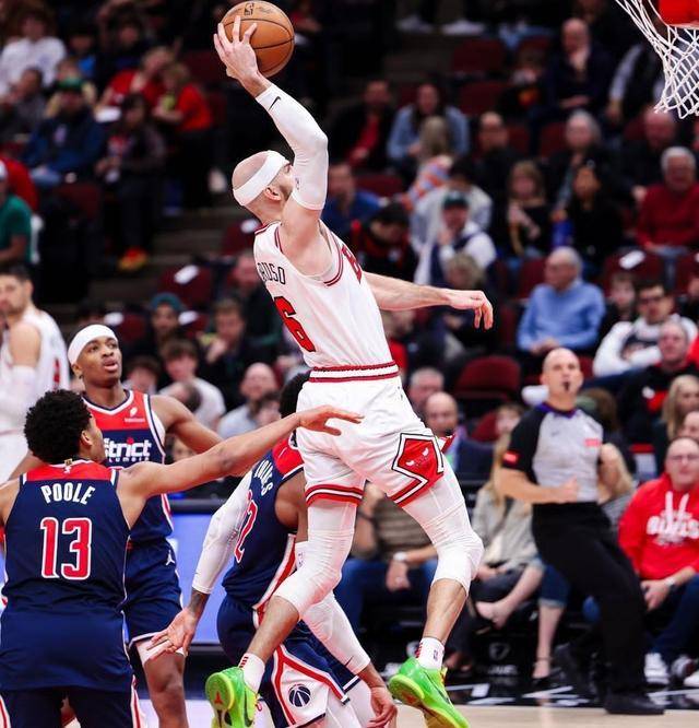 湖人惨败步行者,失利背后的伤痛与反思_卡鲁索_球员_比赛