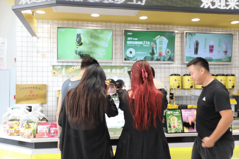 上市餐企2023年年报锅圈食汇净利超3亿周黑鸭净利超1亿