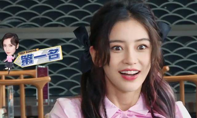 baby为证吃3碗馄饨镜头特意拉近唇部不料被碗的大小抢镜