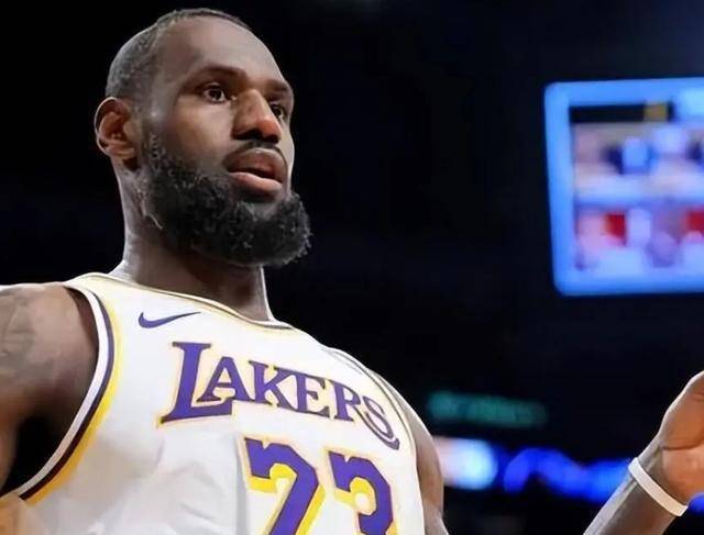 原创詹姆斯开创历史率领三队夺冠fmvp球坛传奇