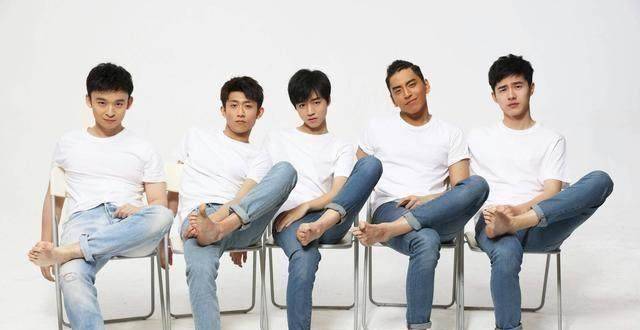 原创高能少年团超牛首播就打败了收视率制霸20年的快本