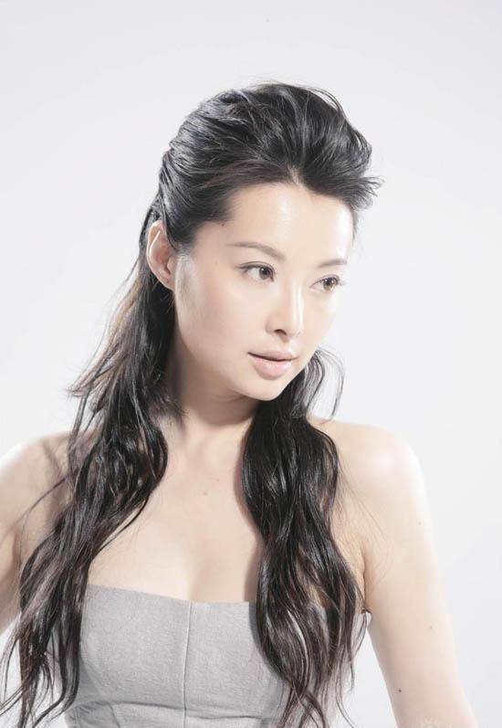 原创张怡宁老公苦追12年因任性分手的袁立三次闪婚如今音信全无