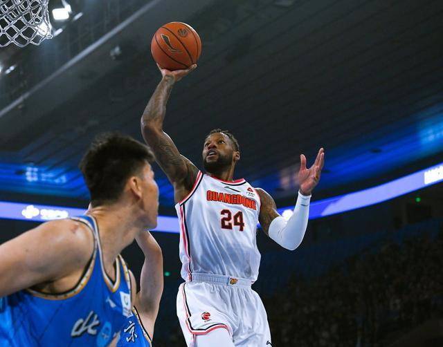 威姆斯助广东男篮崛起,质疑声中披荆斩棘