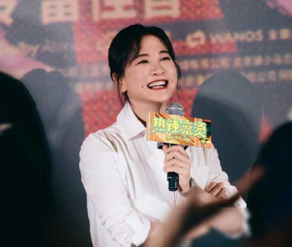 原创从国民妈妈到姐姐情深张小斐与贾玲十年同行