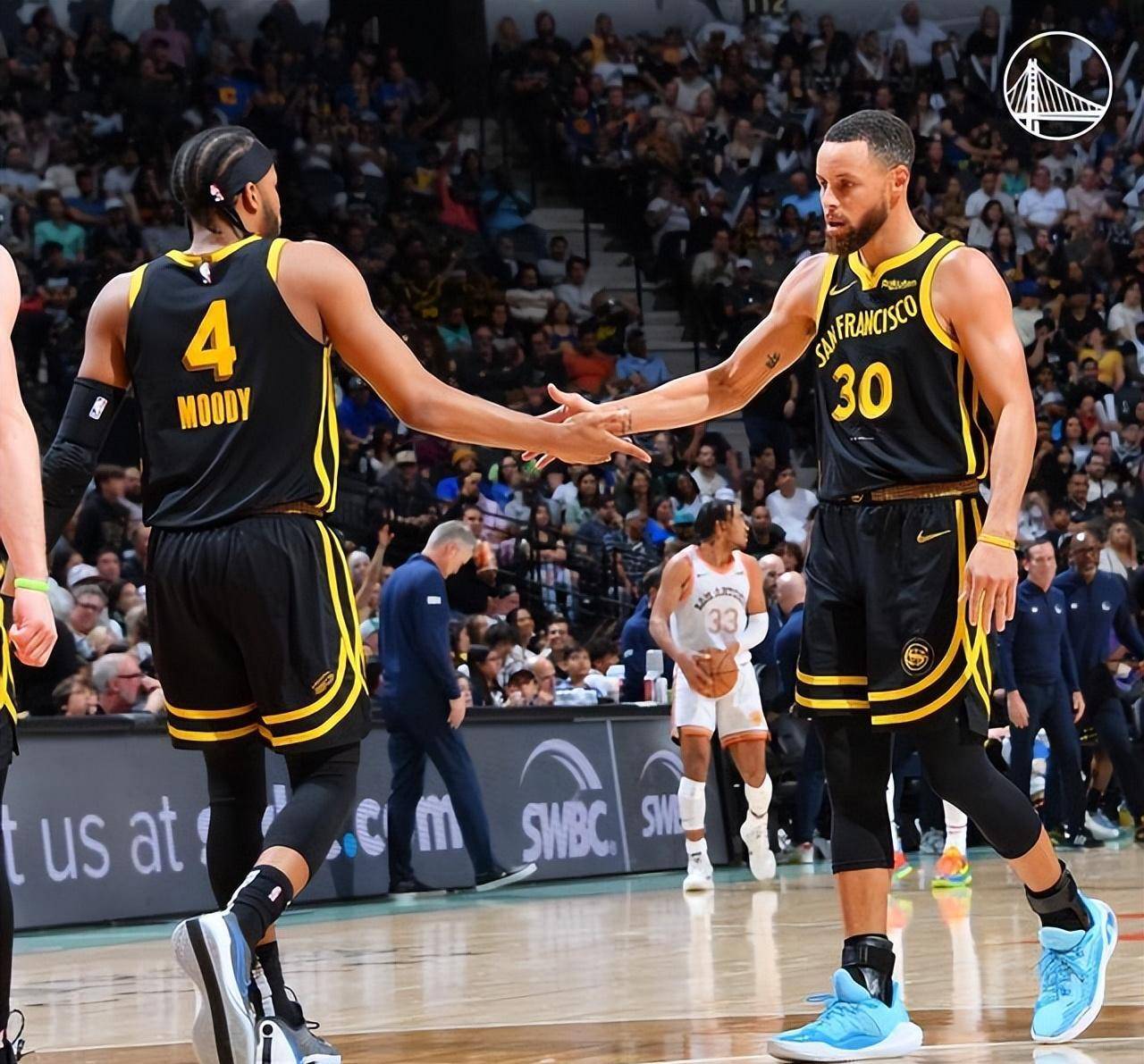 格林22 11 6抢断立功,文班32 9_亚马_nba