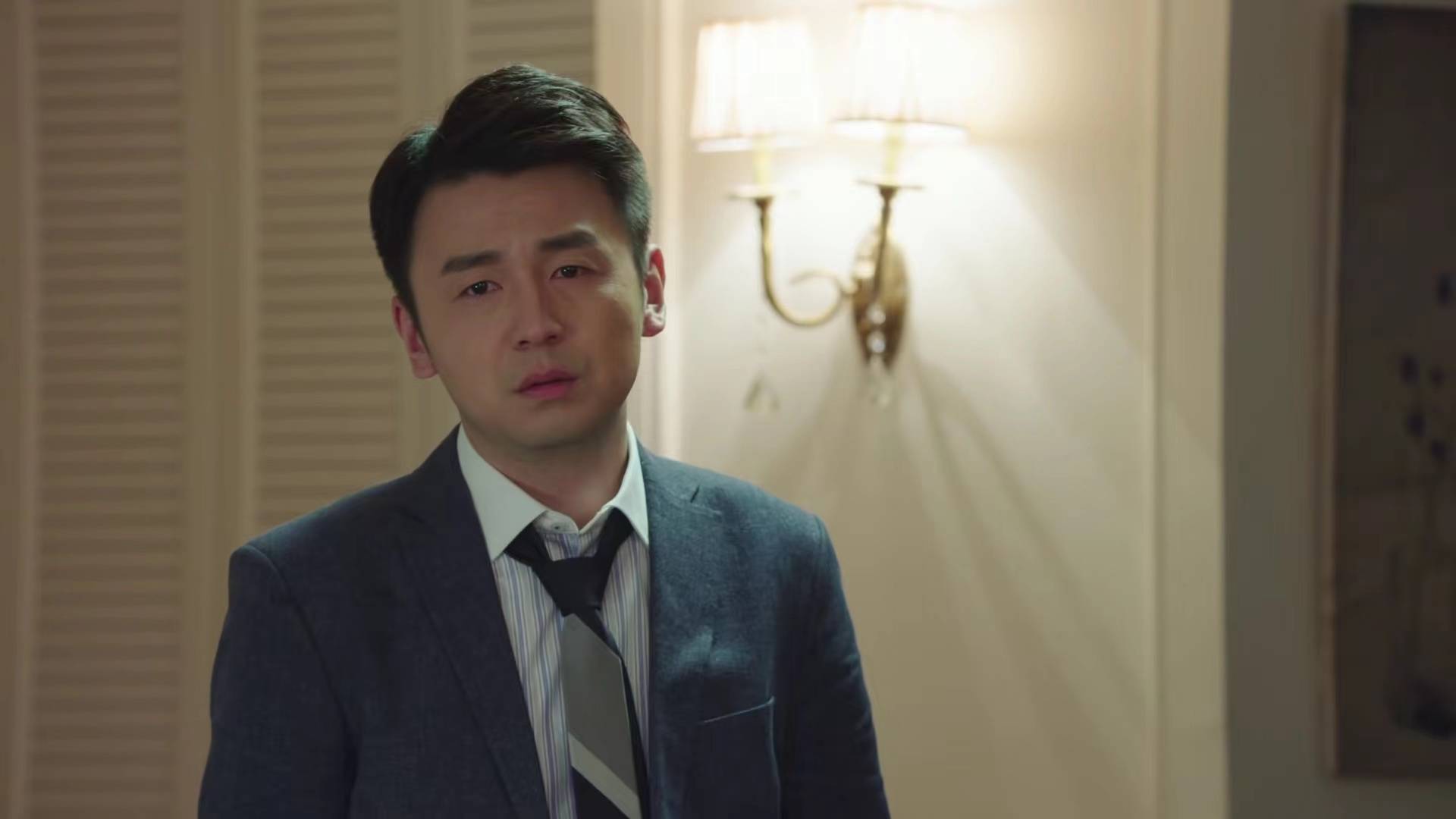 半生》平儿朋友圈秀恩爱,佳清受刺激,凌玲暴怒打人_陈俊生_贺涵_小沫