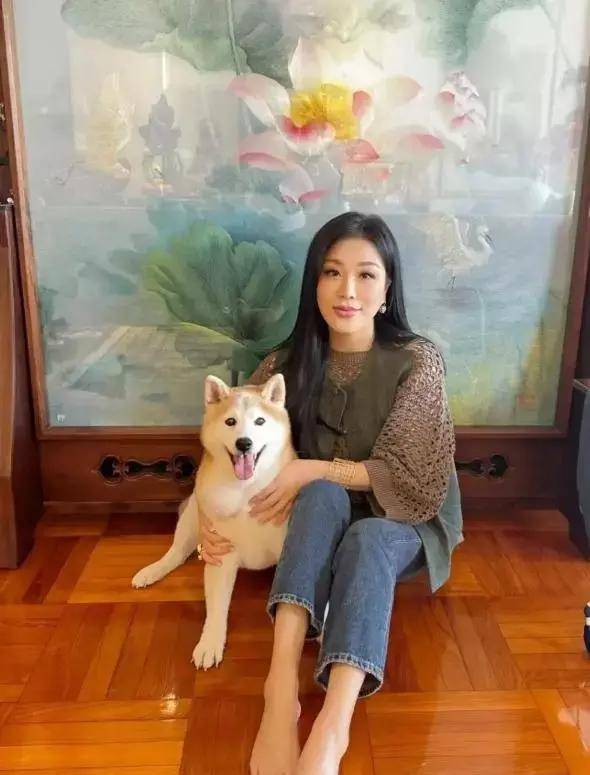 笑岔了回顾贵州富婆杨小娟嫁三婚演员吕良伟婚后生一子幸福美满