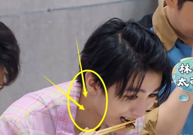 原创王俊凯出镜前忘打粉底脖子上痕迹全程抢镜导演不敢拉近景