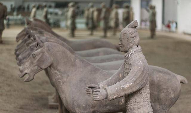 源于一次偶然,才得以重现人间_兵马俑_始皇_陶俑