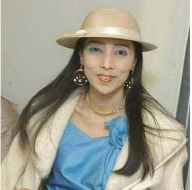 原创63岁女富豪用金钱换爱情却遭23岁男友家暴如今向往皈依佛门