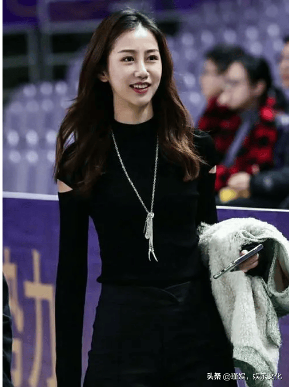 原创汪峰第5个老婆看看是否比国际章子怡漂亮究竟是谁