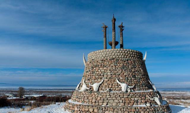 叫兰州湾子,农民春天拾粪,一锹铲出大月氏人的王城_民族_一带_巴里坤