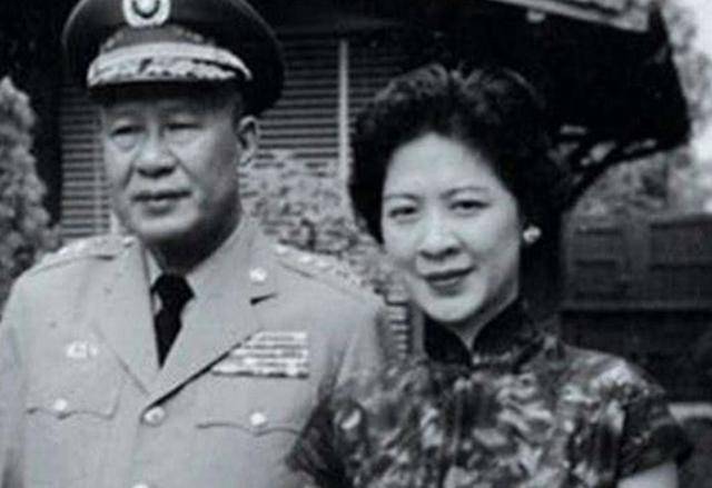 1925年2月27日白崇禧和马佩璋在隆重的婚礼中牵手,正如白家和马家父母