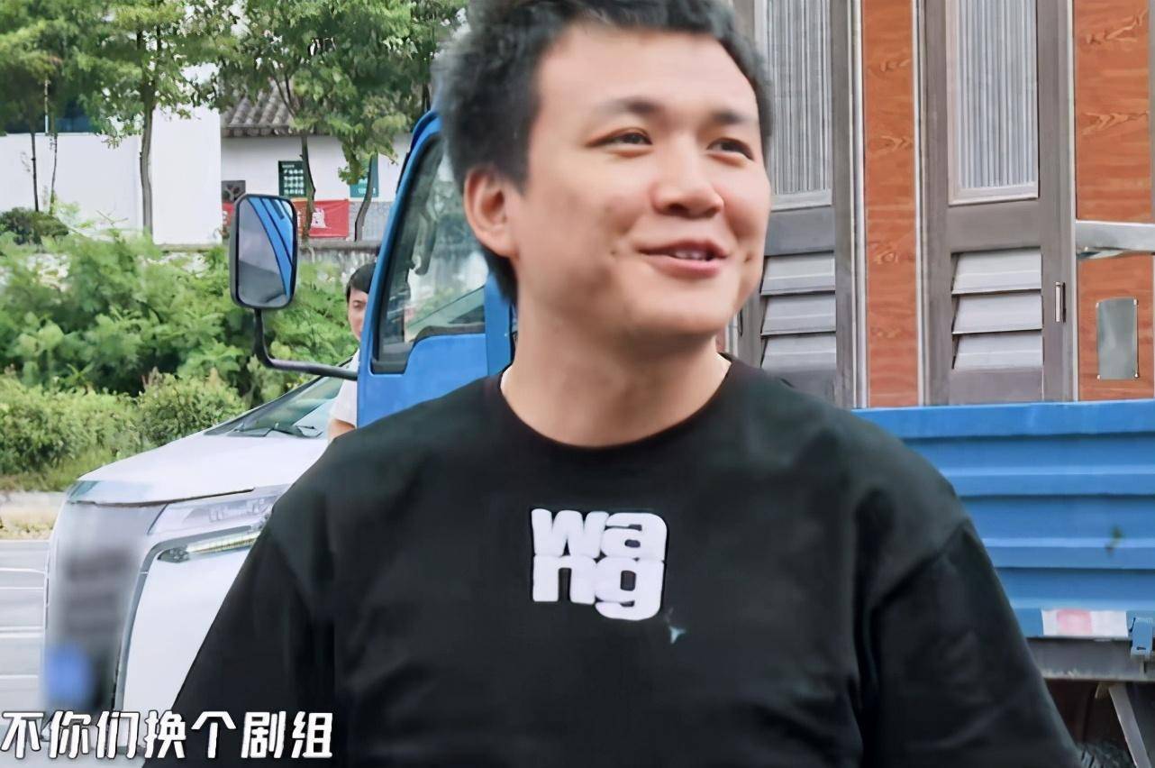 陈赫与朋友闲聊无意暴露幕后人员工资说实话低的让你惊讶