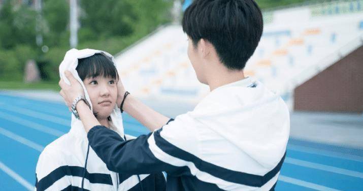 女主跟吕小雨一样甜,看剧照就蠢蠢欲动_观众_男女_青梅竹马