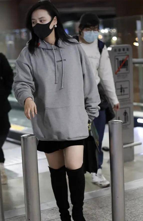 马思纯抑郁症后状态回归减肥成功美出新高玩下衣失踪大胆