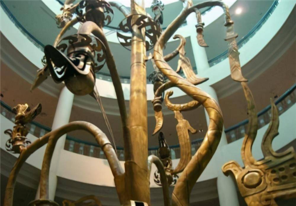 原创三星堆出土多件怪异文物有的仿佛不是华夏产物专家也难以解释