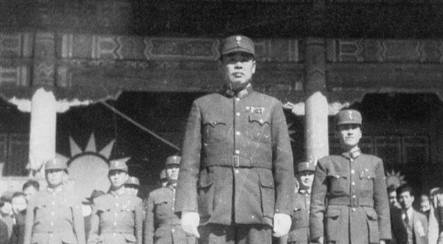 孙连仲出生于1893年,其父亲经营钱粮行,在乱世之中赚了不少钱.