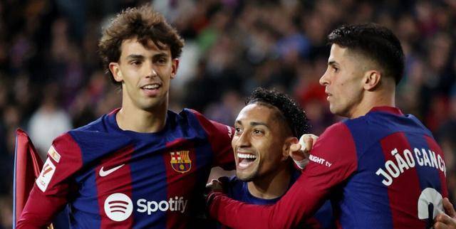 巴萨10胜拉斯帕尔马斯豪取4连胜11场不败仅次于皇马5分