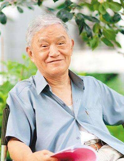 85岁优秀演员住老年公寓捡旧衣服儿子却是我们熟悉的他