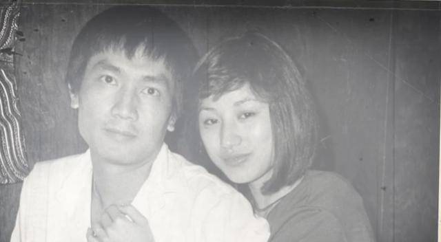 68岁男艺人3度离婚对前两任妻子伤害很深老来被娇妻狠撇_刘永称_黎燕