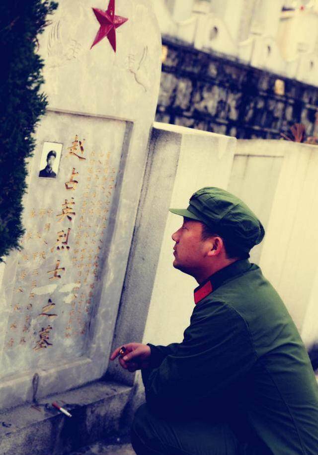 她是英雄母亲,儿子牺牲20年才去祭奠,原因让人心碎_生活_军人_烈士